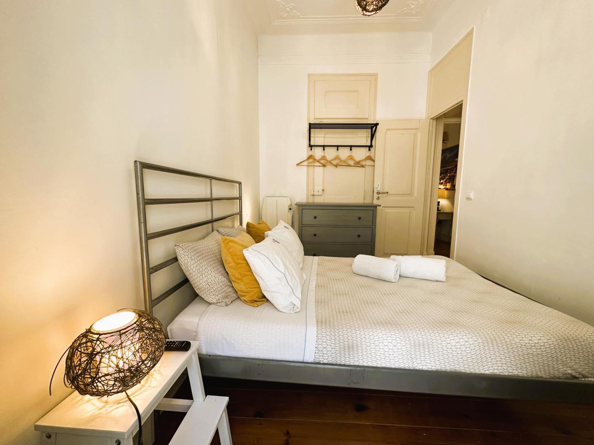 Estrela Charming Rooms By Host-Point Лиссабон Экстерьер фото