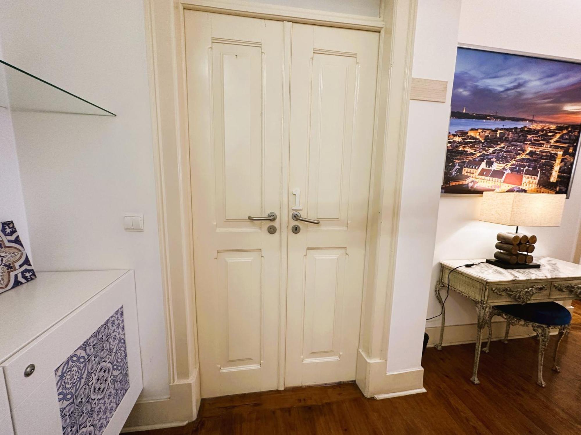Estrela Charming Rooms By Host-Point Лиссабон Экстерьер фото