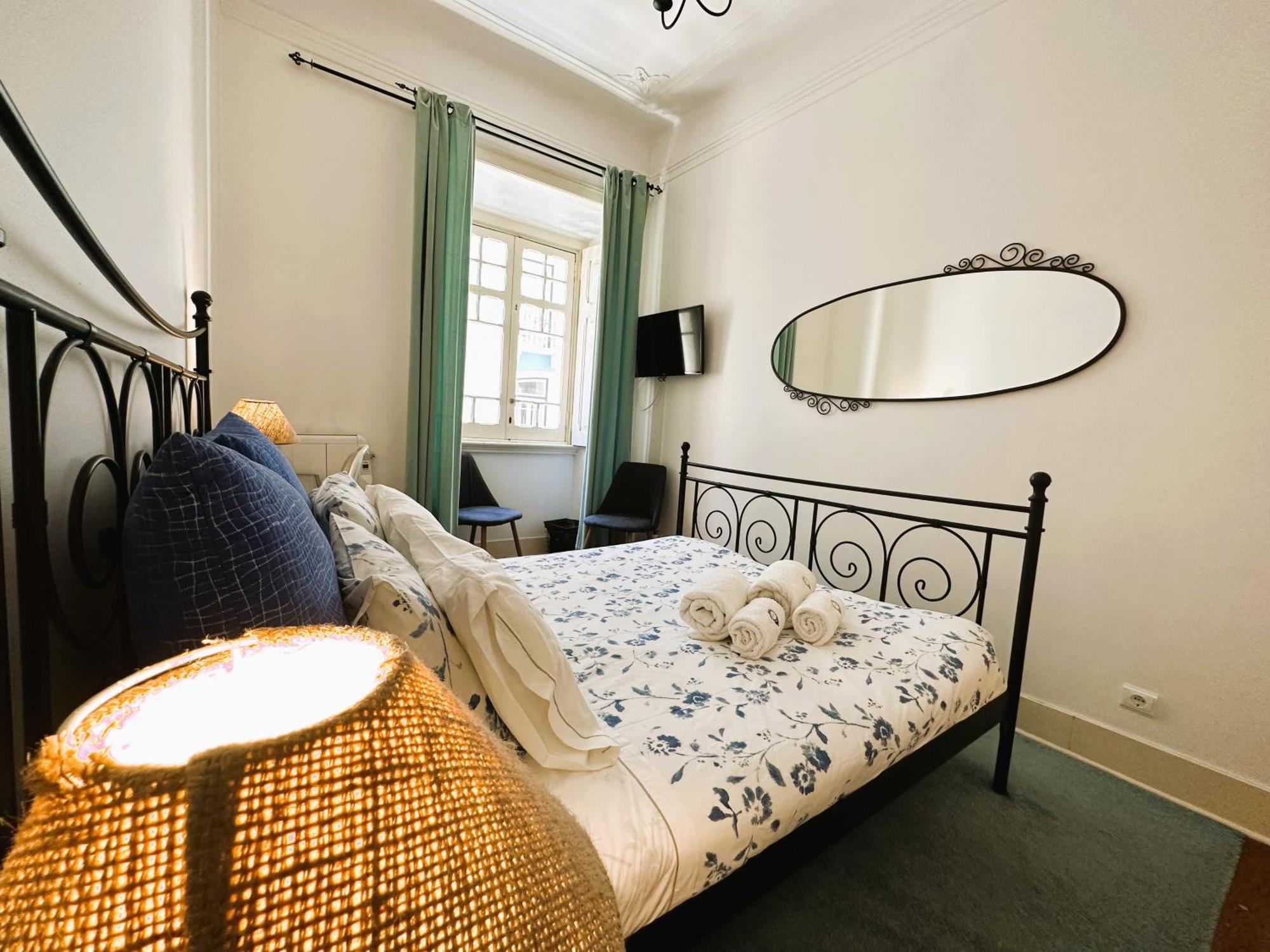 Estrela Charming Rooms By Host-Point Лиссабон Экстерьер фото